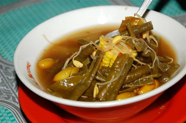 arieparikesit's tweet photo. #AyamWar #Magelang
- Ayam goreng Sigaluh dan sayur asemnya
- Bubur gudeg ayam suwir Jl. Tentara Pelajar https://t.co/K2DSbwPC9S