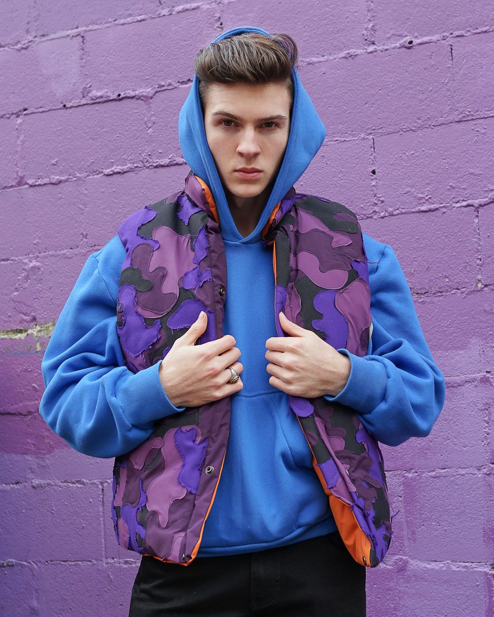 AustinOttone's tweet photo. Patch Camo.
This puffer best is the perfect layering piece for your wardrobe. The camo side is made up of individually cut pieces that are top stitched onto the vest. Flip side is a saturated Orange with the Austin Ottone logo. https://t.co/1anCCga9Ib