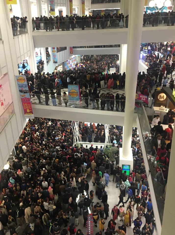 locallylahore's tweet photo. Last Night Shopping Festival of Emporium Mall Lahore for the grand draw prize pool. 
#ShoppingFestival #LuckyDraw #EmporiumMall #Lahore #LocallyLahore https://t.co/gkRnwsbJpu