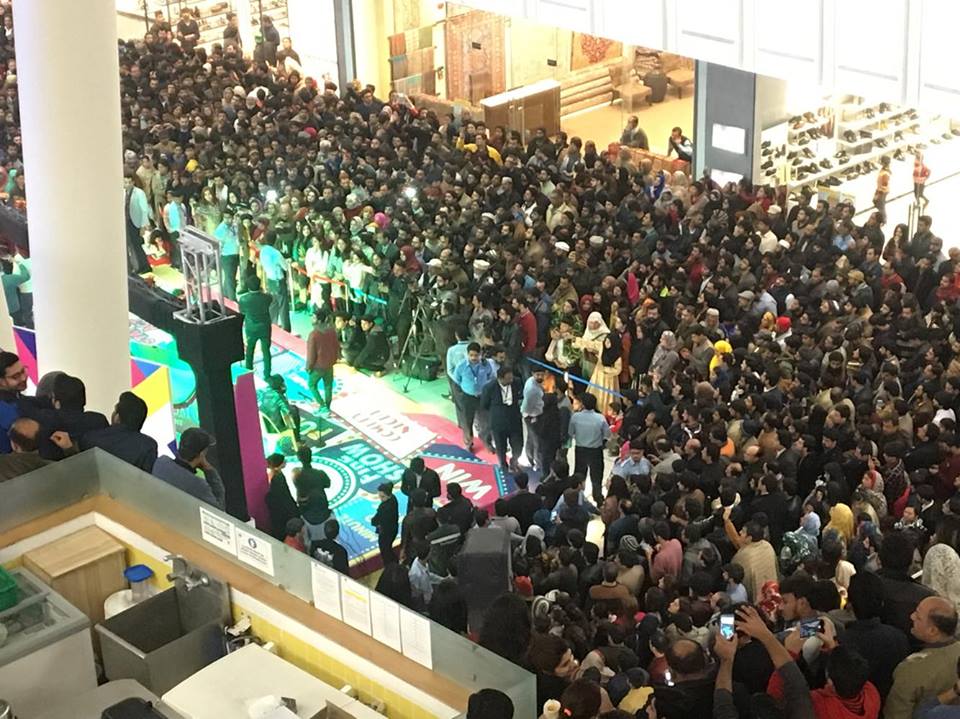 locallylahore's tweet photo. Last Night Shopping Festival of Emporium Mall Lahore for the grand draw prize pool. 
#ShoppingFestival #LuckyDraw #EmporiumMall #Lahore #LocallyLahore https://t.co/gkRnwsbJpu