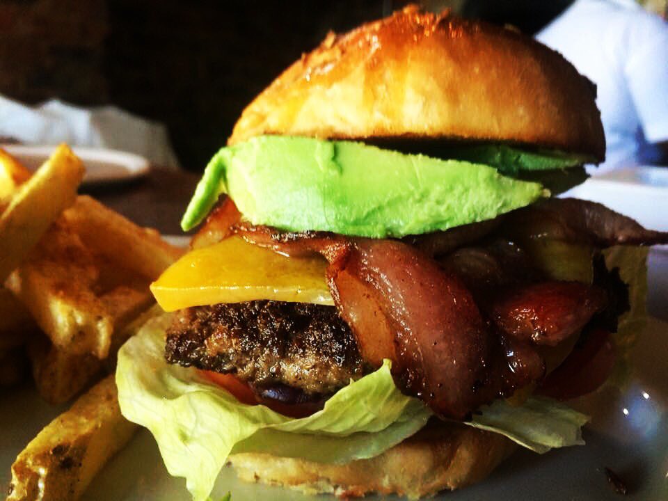 HOORAY Weekend, you beauty!!! Welcome to gourmet burger heaven😉 Our Brewmaster Burger is sure to tantalize your tastebuds this Friday! Swing by the Brewhouse with friends today for the full burger treat! #gourmetburger