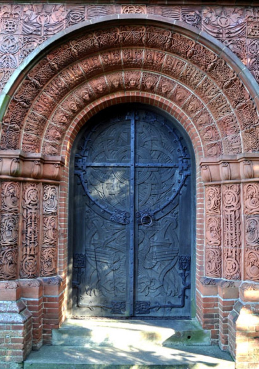 MEO_Surrey's tweet photo. #Museum30 Day13 Pattern. Had to pick 2! Beautiful patterns in the brickwork and wood of the Watts Chapel doors - in fact the whole chapel has stunning patterns outside and in... @WattsGallery https://t.co/Y8hlah2zgY #surreymuseums https://t.co/MrtadBXZpc