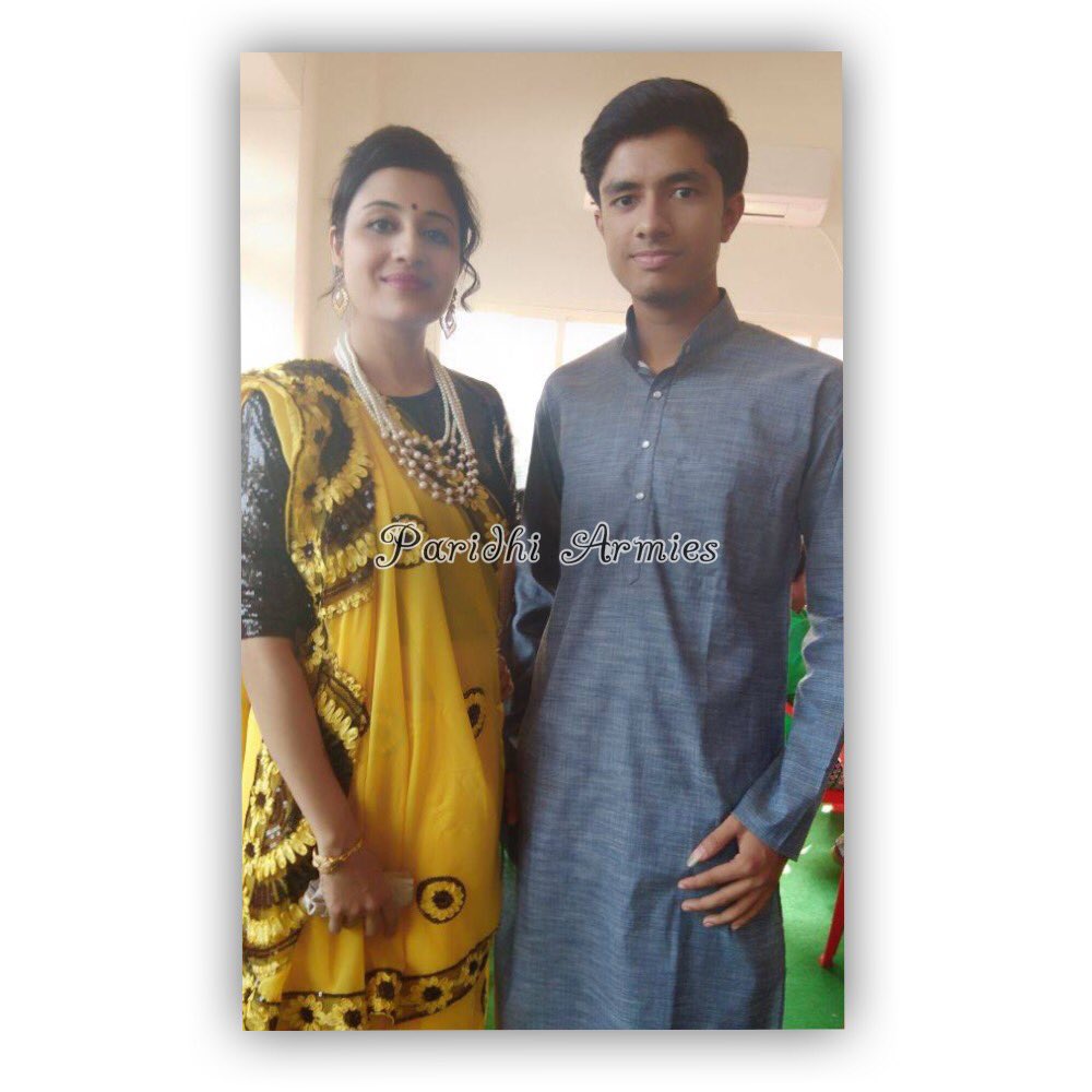 Paridhi Sharma Army tweet media