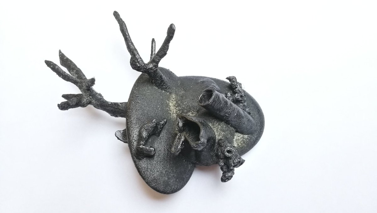 alliages_asso's tweet photo. CHAOS 

Juan Riusech, Brooch "Heart shell-slices I, 2", 2017

#alliages #chaos #contemporary #art #jewelry #blog

https://t.co/o8aLGMVU1w https://t.co/51z5H95U7z