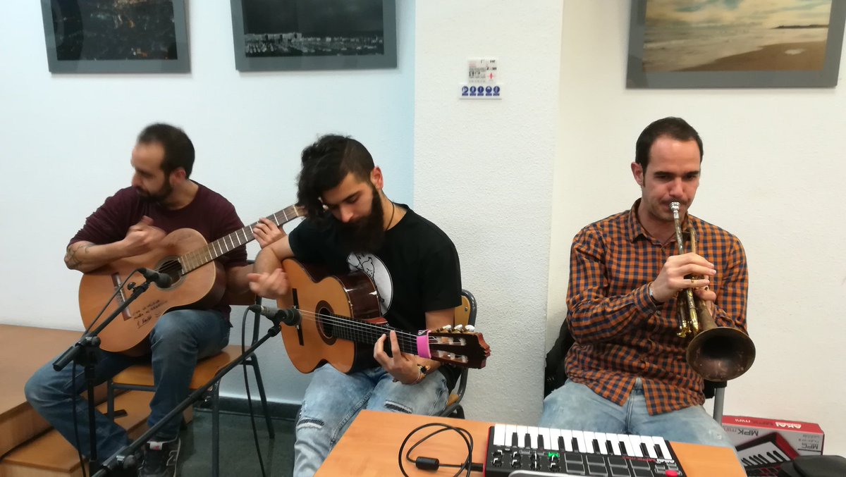 #AlRas hui des d'Alacant, subseu univers. @UAUniversitat amb els <a href="/Pellikana/">Pellikana</a> en directe