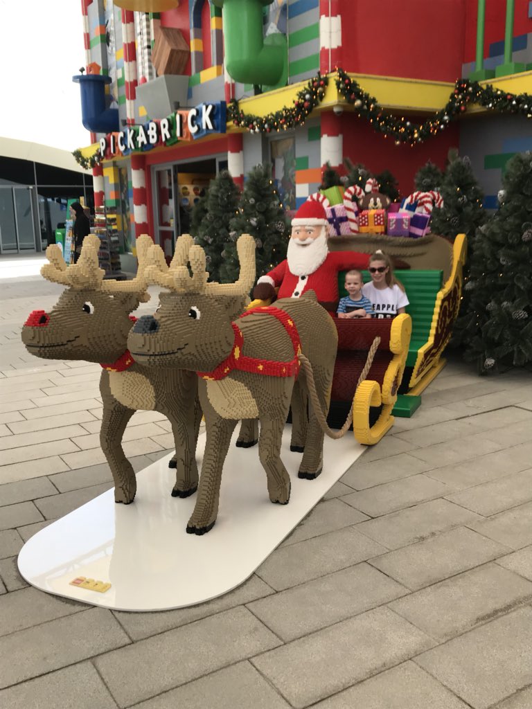 SteveLay5's tweet image. I’m not sure that Jenson could have been more excited about being in @LEGOLANDDubai #excited