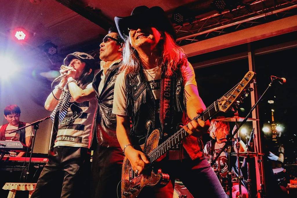 WildGuitarman's tweet image. Playing #RocknRoll 🔥
Cool pic by Chiaki.T📷

#Pitpi #NormalParts #LiveShow #BirdLand #Roppongi #GigShot ift.tt/2jVqLXh