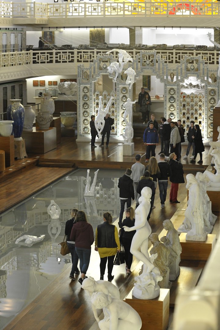 MuseeLaPiscine's tweet photo. Etudiants: le vendredi tout est permis! Etudiant en art ou non, fraîchement arrivé dans la métropole ou y résidant depuis plusieurs années, le vendredi le musée est à vous ! Chaque vendredi, le @MuseeLaPiscine est gratuit pour tous les étudiants: https://t.co/bpEuXmiZq5 https://t.co/m5sFRp5KzC