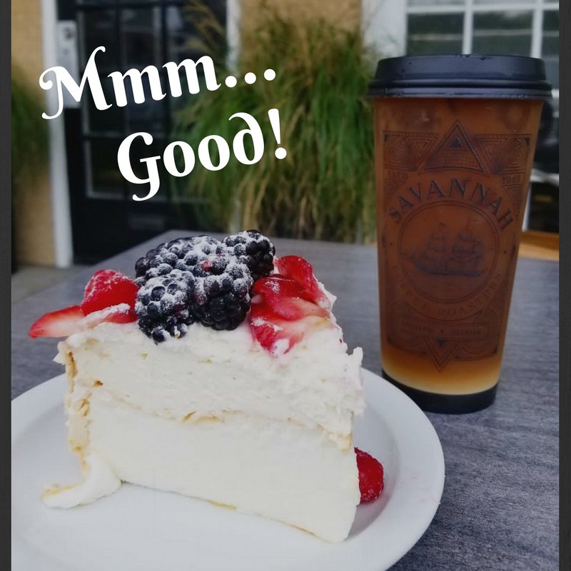 Do we need to say more? Happy Sweet Friday!
#sweetfriday #cakes #sweets #savannahcoffee