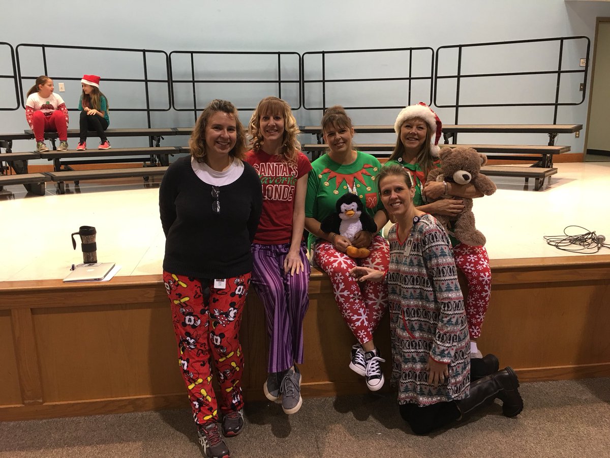 Hebdon_Class's tweet photo. 2nd grade is sleepy today! @PHEHuskies https://t.co/dfpBGD1LHh