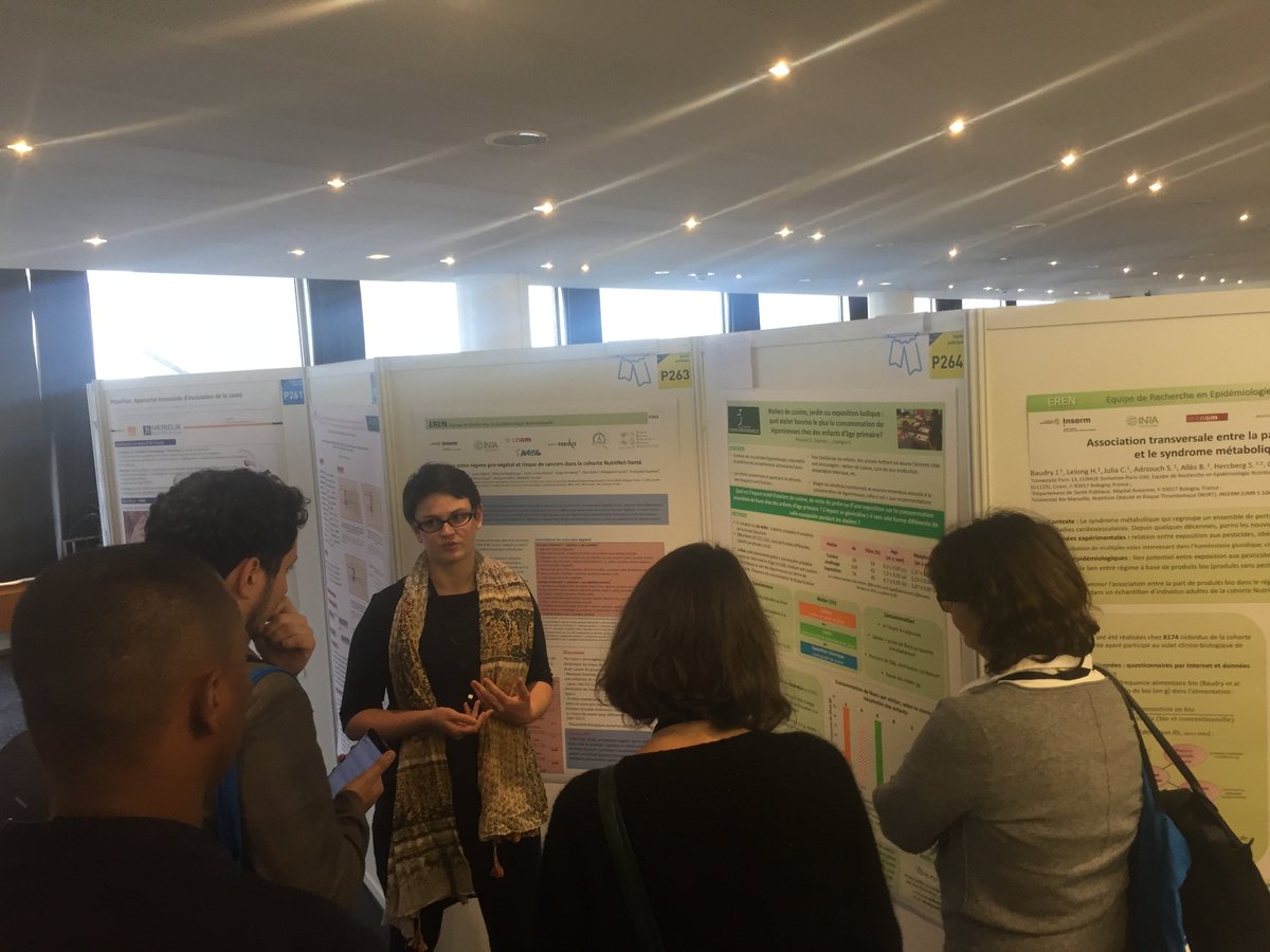 FondaLBonduelle's tweet photo. En direct des #JFN2017, nos sessions posters attirent de nombreux curieux! Pour en savoir plus 👉https://t.co/EncJiKbV1c #gaspillagealimentaire #legumineuses #FondationLouisBonduelle @Epicurium_ @Supagro @lesjfn https://t.co/YMvcV1205o