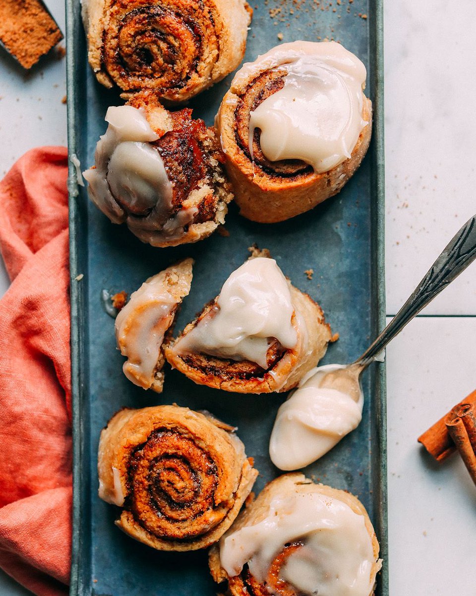 minimalistbaker's tweet photo. NEW! AMAZING Vegan Gluten-Free CINNAMON ROLLS! 10 ingredients, simple methods, SO tender and delicious! https://t.co/IFns9Atndl #vegan #plantbased https://t.co/mhstsKoqKs