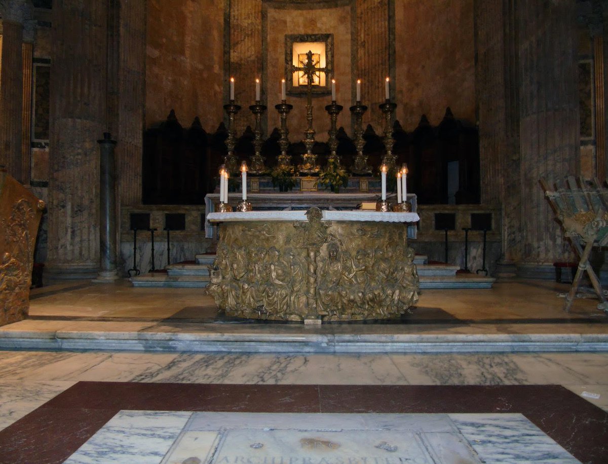 LiquidArtSystem's tweet photo. Il grande #altare di #FedericoSeverino è finalmente al #Pantheon a completare il corredo liturgico in bronzo dello scultore bresciano, rappresentato da #LiquidArtSystem, unico artista vivente ad esporre nel maestoso edificio nel centro storico di #Roma @pantheon_roma https://t.co/PP9AFAoRsB