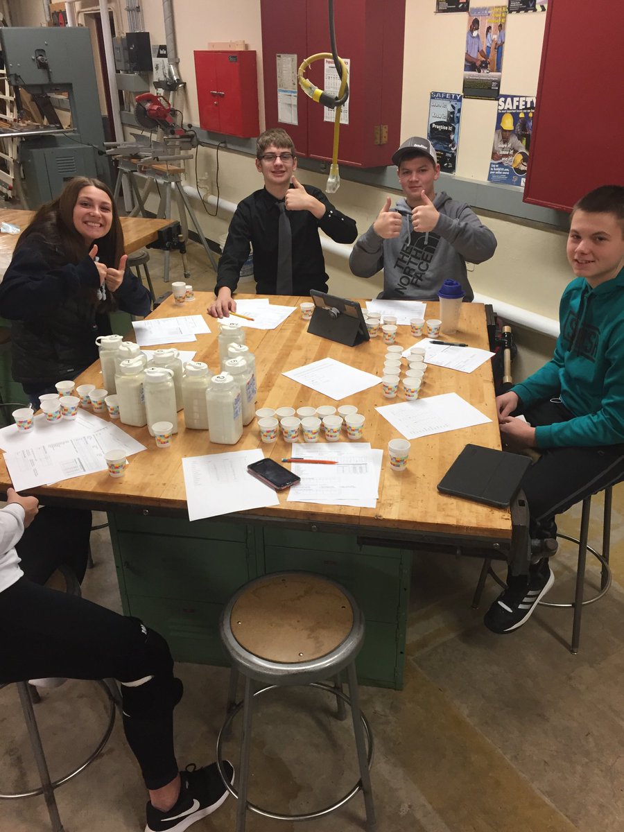 HSprin85's tweet photo. Alum @Jen Roiger helping out the milk quality team! #ffaforlife https://t.co/nsrn52qxuD