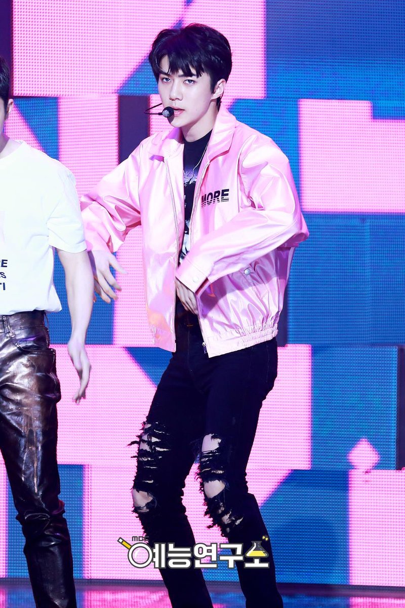 milkteu's tweet photo. that outfit on sehun was made for him ㅠㅠ the pink jacket and those ripped jeans just suit him really well 💕 https://t.co/8pHJDeaKKs