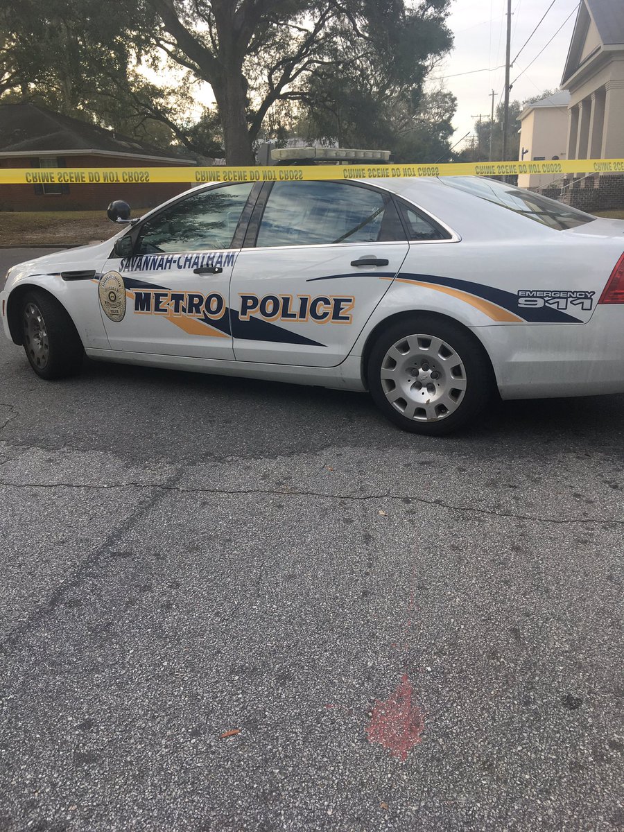 SavPolice's tweet photo. #SCMPDAlert Violent Crimes detectives are investigating a deceased person in the 1100 block of E 67th Street. No further details available. https://t.co/bZz9qoHIQy