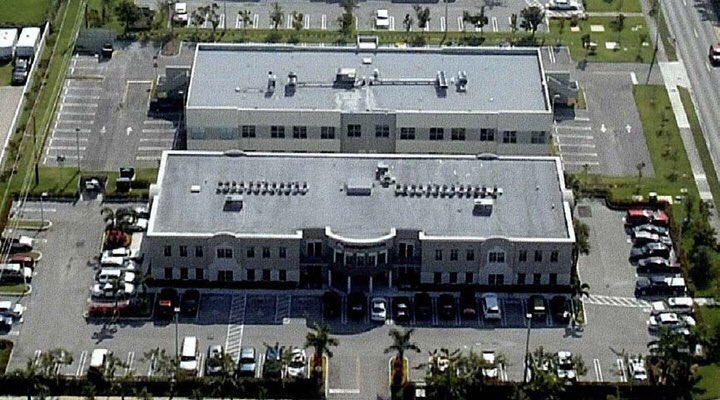 RomeroRoofing67's tweet photo. From residential to commercial WE DO IT ALL!!! Contact M.Romeros and we'll be more then happy to take take care of you. (305) 388-3704 https://t.co/RF3sYlfMcX