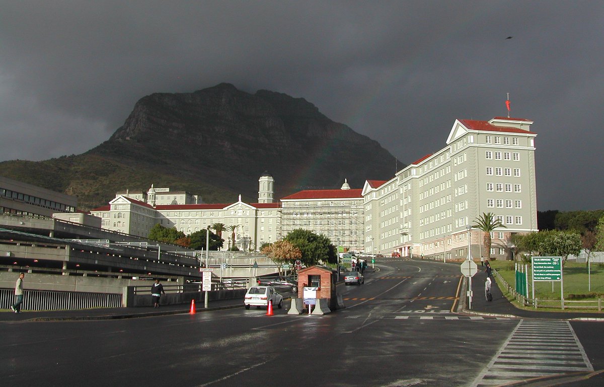 SABreakingNews's tweet image. #ICYMI Groote Schuur Hospital performs the first bilateral sequential lung transplant
goo.gl/UhRW1i