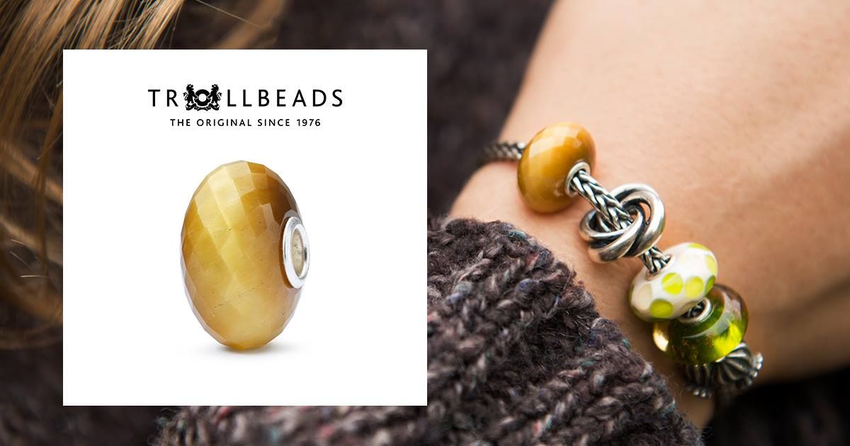 BeringBromley's tweet photo. We love cosy sweaters and bracelets in the colours of nature <3 https://t.co/c99Px7KBYP