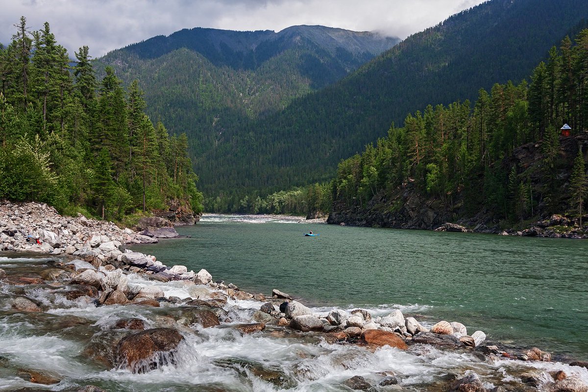 baikalaqua's tweet photo. На #Байкал за вдохновением приехал немецкий #стритарт художник с мировым именем - #HendrikBeikirch- один из самых известных и востребованных художников #граффити в мире, его необычный #стиль узнаваем во всей Европе и Азии. https://t.co/QP5vwPJGI0