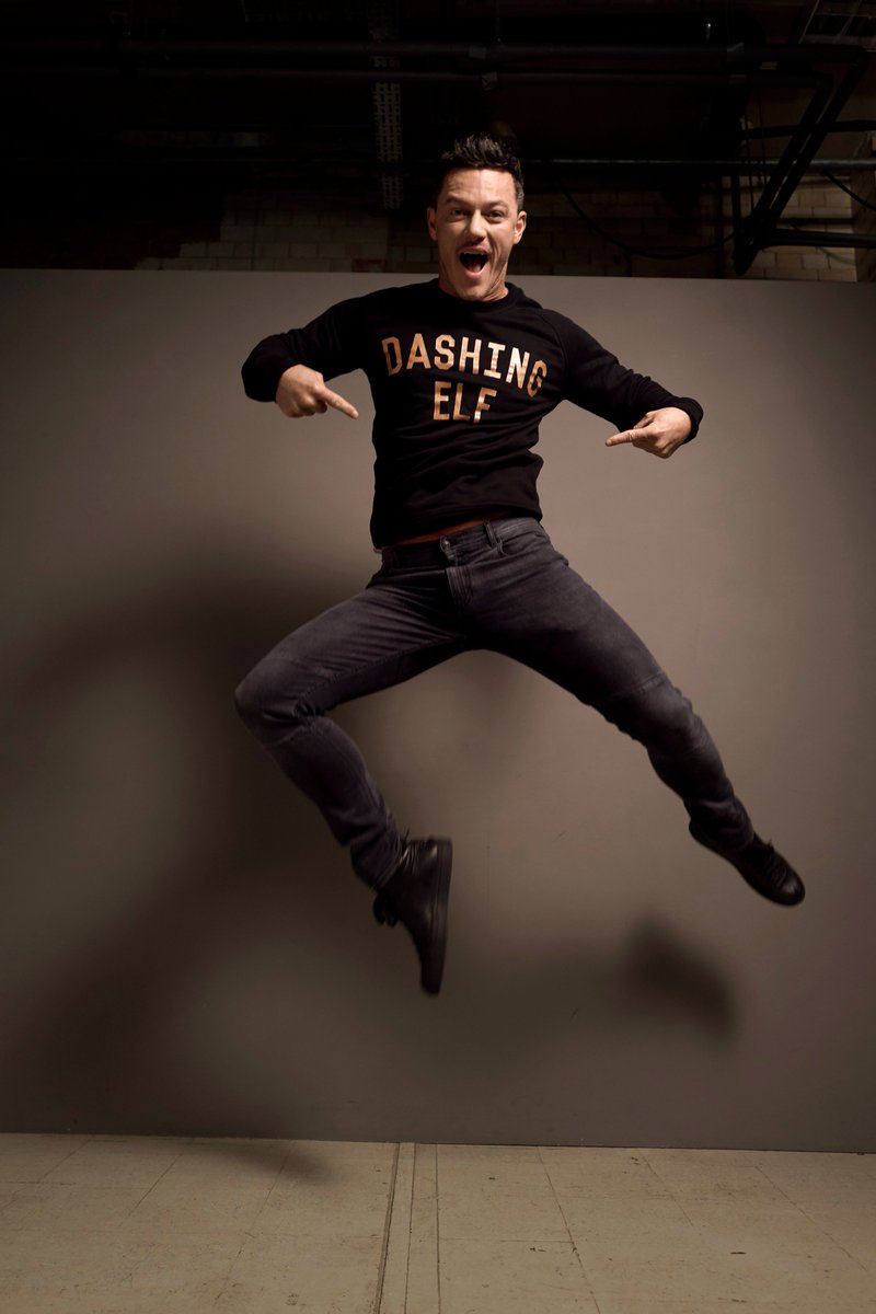 TheRealLukevans's tweet photo. Happy @savechildrenuk #ChristmasJumperDay! Who’s wearing their Dashing Elf jumper today? Its not too late to get involved - you can sign up at https://t.co/pGwyLuoc8o or you can text XMAS to 70050 to donate £5. https://t.co/quPTgUtaCo