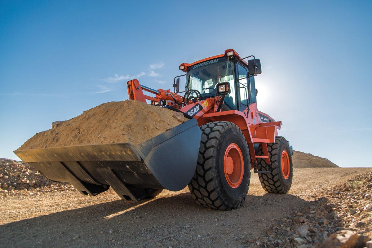 DEVELON_Europe's tweet photo. Tons of sand and sunshine. Every day feels like a beach job with #Doosan wheel loader #DL200-5.
Find more: https://t.co/x8BXr0Ci4M https://t.co/e2uYgZug3L
