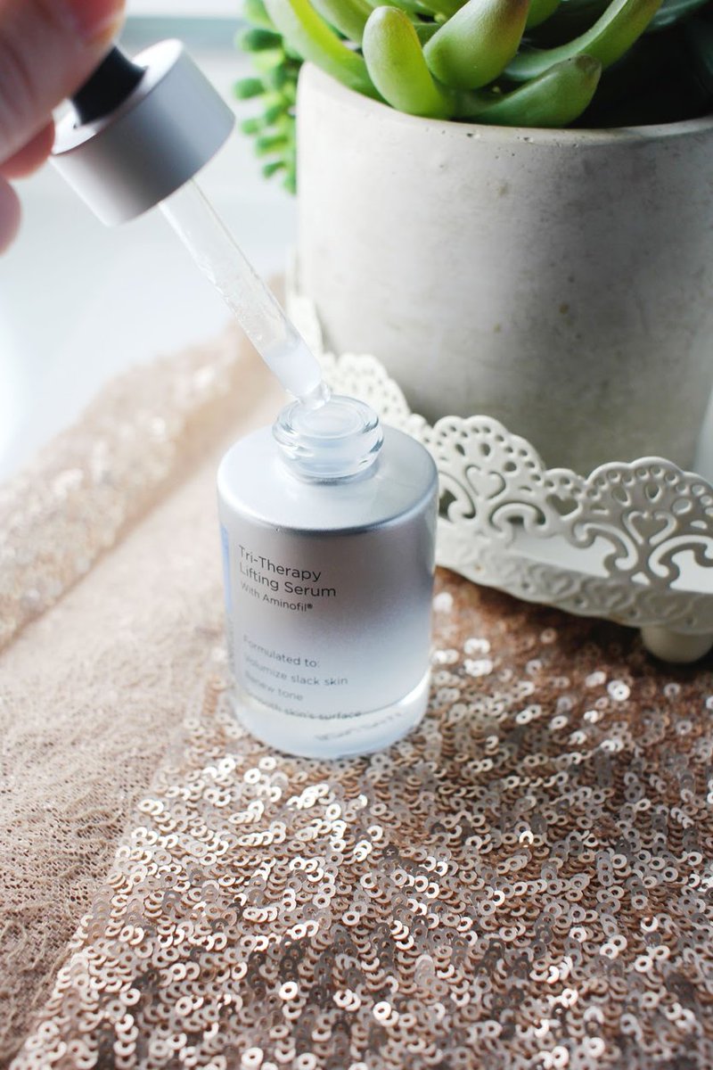 amomsimpression's tweet photo. These 8 Winter Beauty Hacks from @justinalayne include remembering to moisturize, making a lip scrub and using the #TripleLifting @NeoStrata SKIN ACTIVE Tri-Therapy Lifting Serum #AD https://t.co/maZE8gAgHE #Iworkwiththem https://t.co/7x5HenXmxa