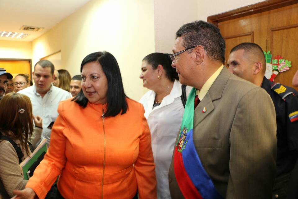 gestionperfecta's tweet photo. Orlando Miranda integra también el Equipo de la Esperanza. Trabajaremos alineados con Jiménez y con los demás municipios, para lograr una gestión eficiente! #Lara https://t.co/9oNBF57sWO