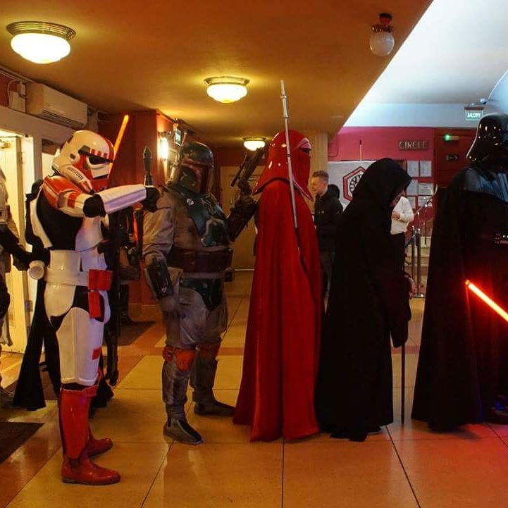 #TheLastJedi #StarWars Crosby Plaza Midnight Screening