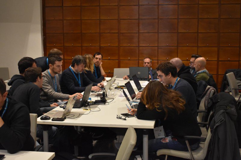 Tutti impegnatissimi per il Contributor Day al #WCRM 🤓
<a href="/EnLabs/">eNLabs</a> si è trasformata in un covo di #WordPress lovers tutti impegnati a scrivere codice, testare la UX e tradurre la piattaforma. Daje! 🌟
🛵💨💨