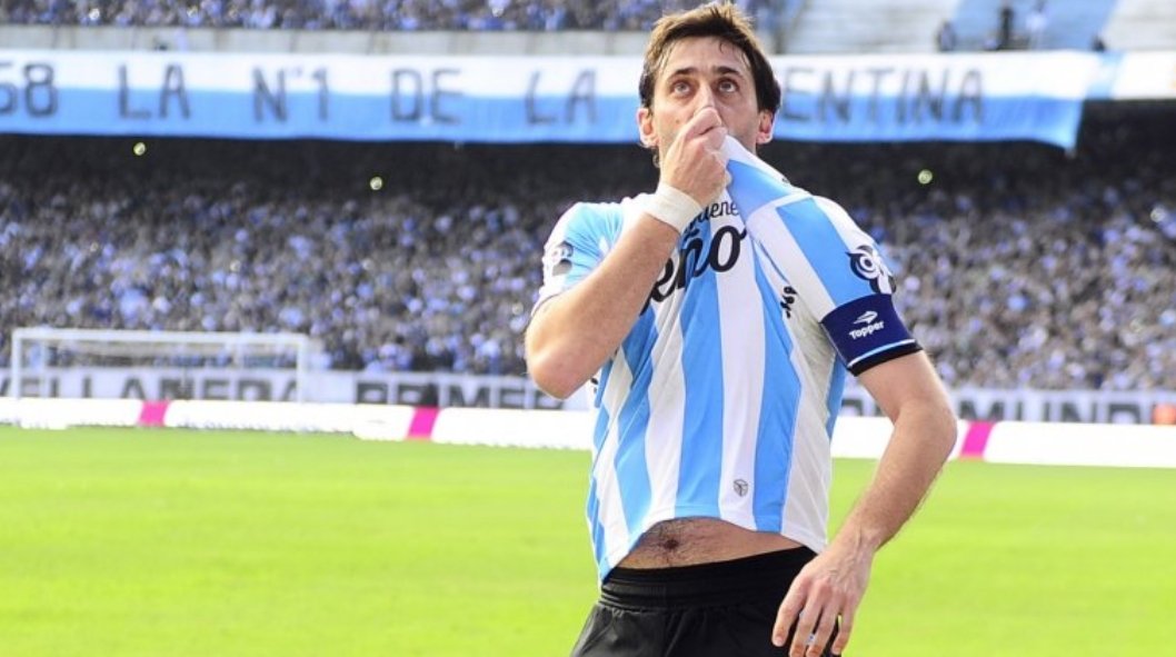 CCentral_ok's tweet photo. No solo #VuelveMilito a #Racing, sino que el príncipe ya aceptó que la dirigencia vaya por Eduardo el "Chacho" Coudet para que ocupe el puesto de entrenador de la Academia. Así, el ex #Tijuana y #RosarioCentral está cada vez más cerca de Avellaneda. https://t.co/iPNTqkrga2