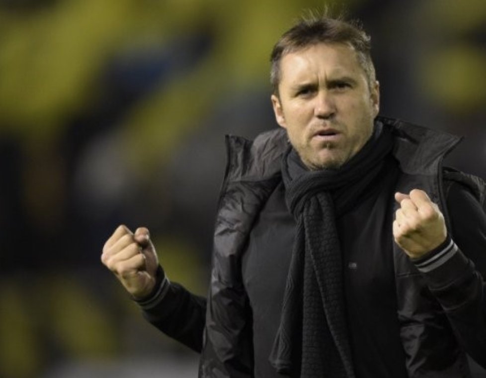 CCentral_ok's tweet photo. No solo #VuelveMilito a #Racing, sino que el príncipe ya aceptó que la dirigencia vaya por Eduardo el "Chacho" Coudet para que ocupe el puesto de entrenador de la Academia. Así, el ex #Tijuana y #RosarioCentral está cada vez más cerca de Avellaneda. https://t.co/iPNTqkrga2