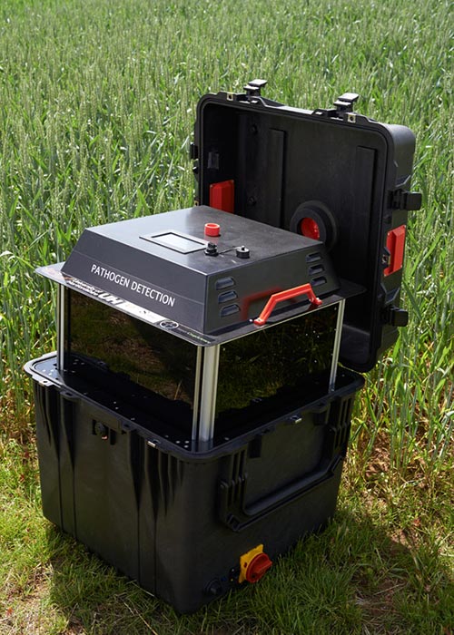 FeraScience's tweet photo. @FarmingUK 'UK seeks to cement itself as leader of agri-tech with new £500m project' @FeraScience @CHAP_Enquiries developing a new SMART Decision Support Unit #sporetrap #dnatest https://t.co/3NXd46TjTr https://t.co/r4yY8kLOv6
