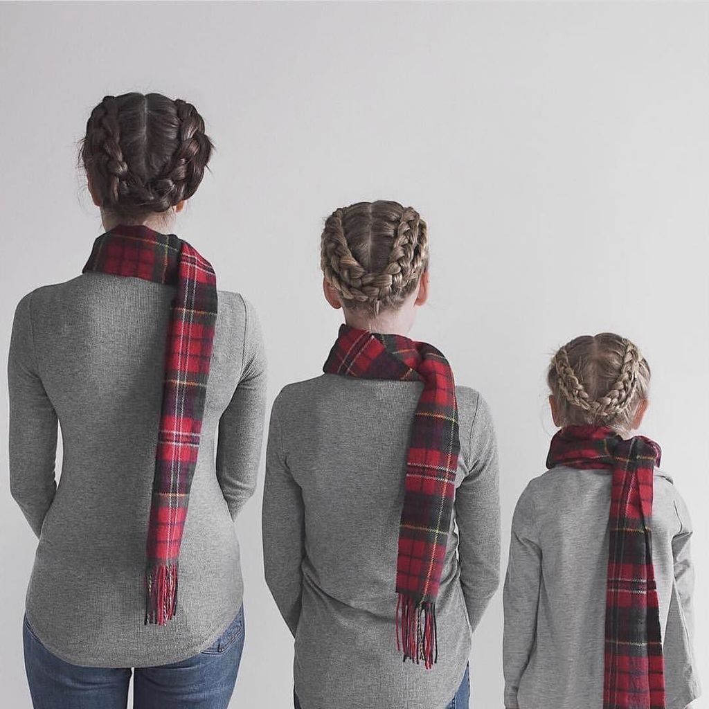 lochcarronscot's tweet photo. We’re so excited that the lovely Dominique of @allthatisshe featured our Macpherson Clan Lambswool Scarves in her latest #allthatisshe post for @instagram #WHPClassic! Thanks Dom, Merry Christmas from us all at Lochcarron! https://t.co/0fHxVgnNLi https://t.co/PftE4y6p0x