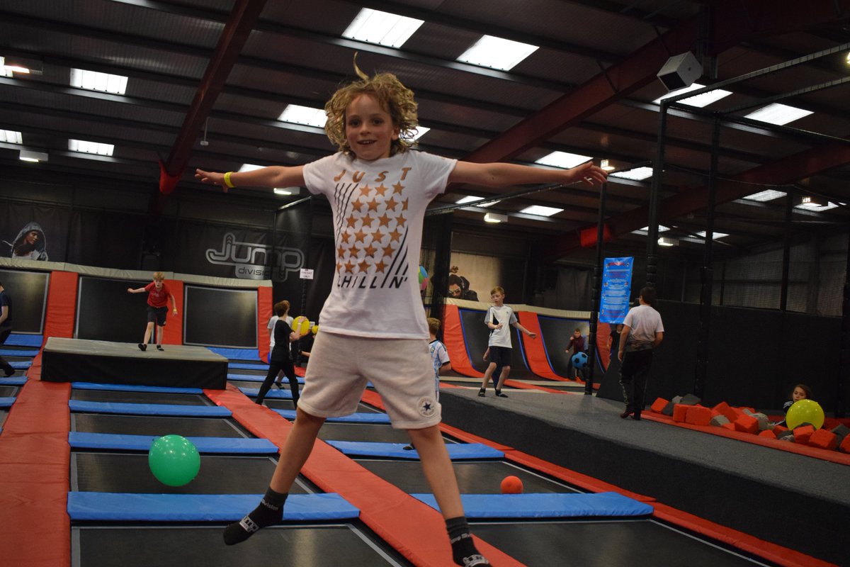 WiganJDivision's tweet photo. IT'S THE WEEKEND 🤗🎉 
IT'S ALMOST CHRISTMAS 🎄☃️
COME TO JUMP DIVISION FOR SOME FUN PACKED BOUNCING.. BOOK NOW 01942215961 https://t.co/GZJecKKDm9
