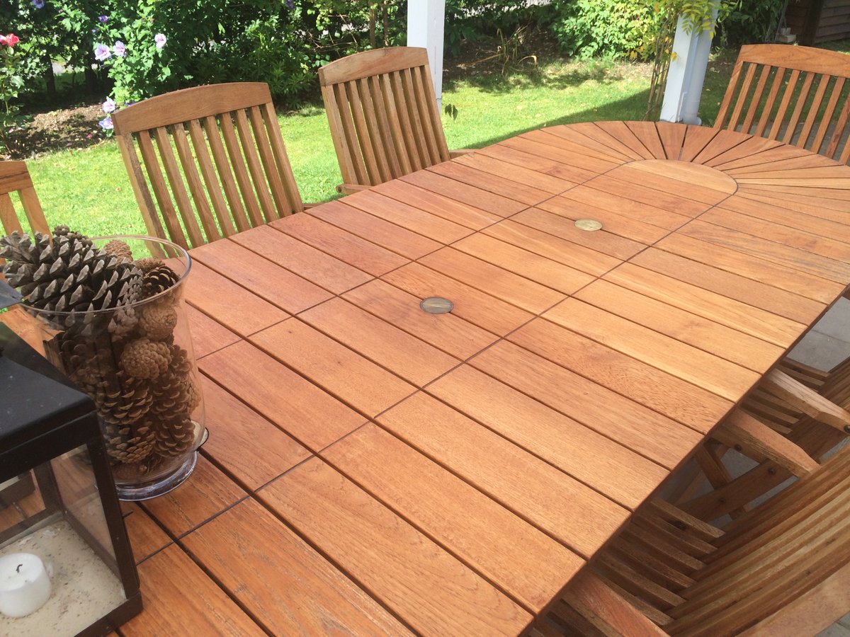 Owatroluk's tweet photo. Recently, a customer sent us in some images of their garden table before, during & after restoration.
They used Owatrol's #Prepdeck to strip the previous coating, #NetTrol to clean & neutralise the wood & then to finish they used #TeakOlje.
https://t.co/78QRyI8GG6
#owatrol #wood https://t.co/Oq35pStTkK