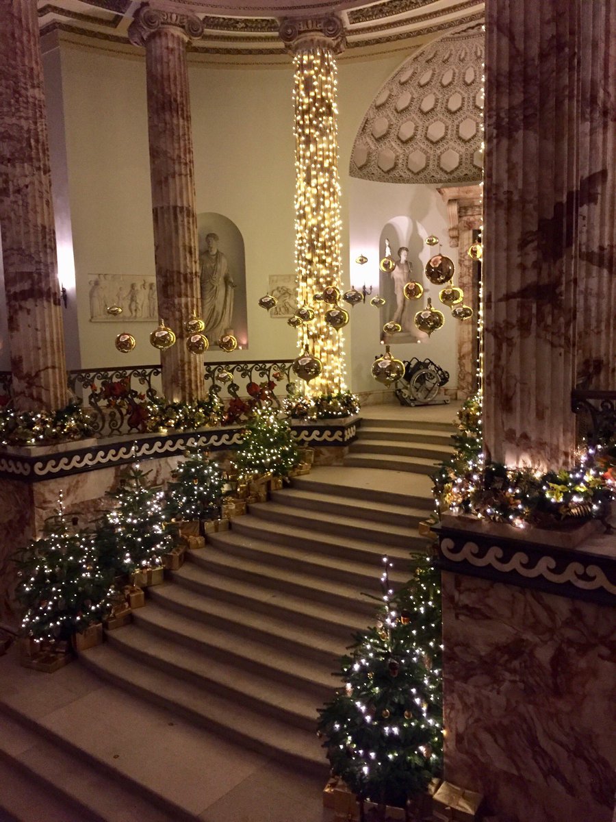 NNorfolkLiving's tweet photo. Feeling very festive after a beautiful candlelight tour @Holkham last night - here’s a little preview! #christmas #northnorfolk https://t.co/5zyEprI1ZM