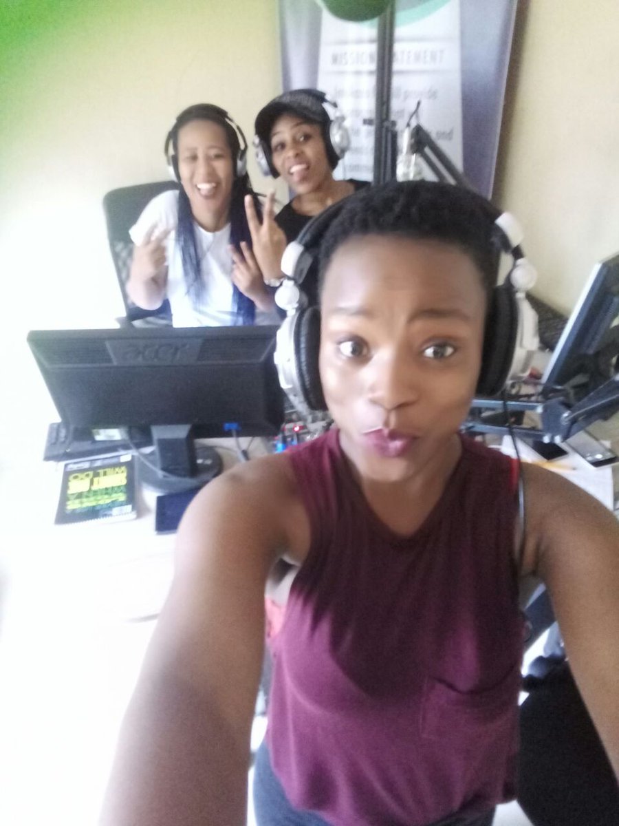 IntokozoFm's tweet photo. #TheEarlyWeekendBreakfastShow, Fridays 6-9am with your hsts @bbentosh &amp; Phumza Matshata,produced by @NtombenhleShozi  TheYoungPeoplesChoice📻 https://t.co/AAotBQfKhm