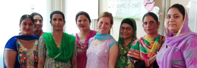 RedAmmiIt's tweet photo. Corso #mediazioneinterculturale e  #accoglienza per #richiedentiasilo ad  #Arezzo organizzato da #OxfamItalia #CentroFrantzFanon   #SocietaItalianaMedicinadelleMigrazioni. leggere su  #mediatoreinterculturale.it: https://t.co/rNHXn3ijWh https://t.co/YB7Sc0PUvN