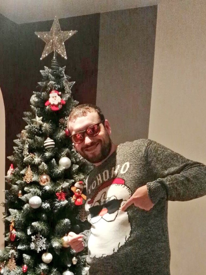 yo_JM's tweet photo. Apoyando el #ChristmasJumperDay #christmasjumperday2017 @beeva_es https://t.co/VNh03TibvY