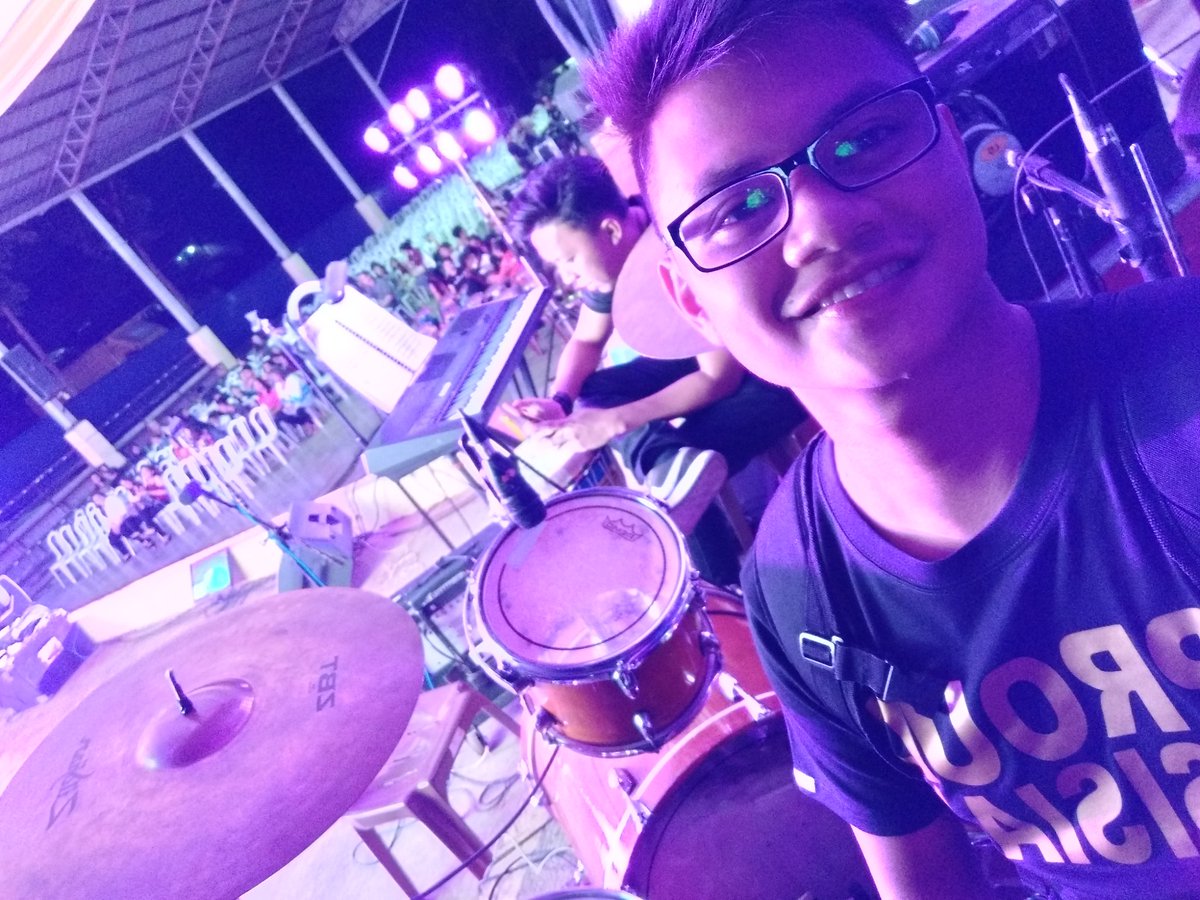 rymndmanalo's tweet photo. And we're gettin ready! #Journey #Assisians https://t.co/oFdz5TJrsb