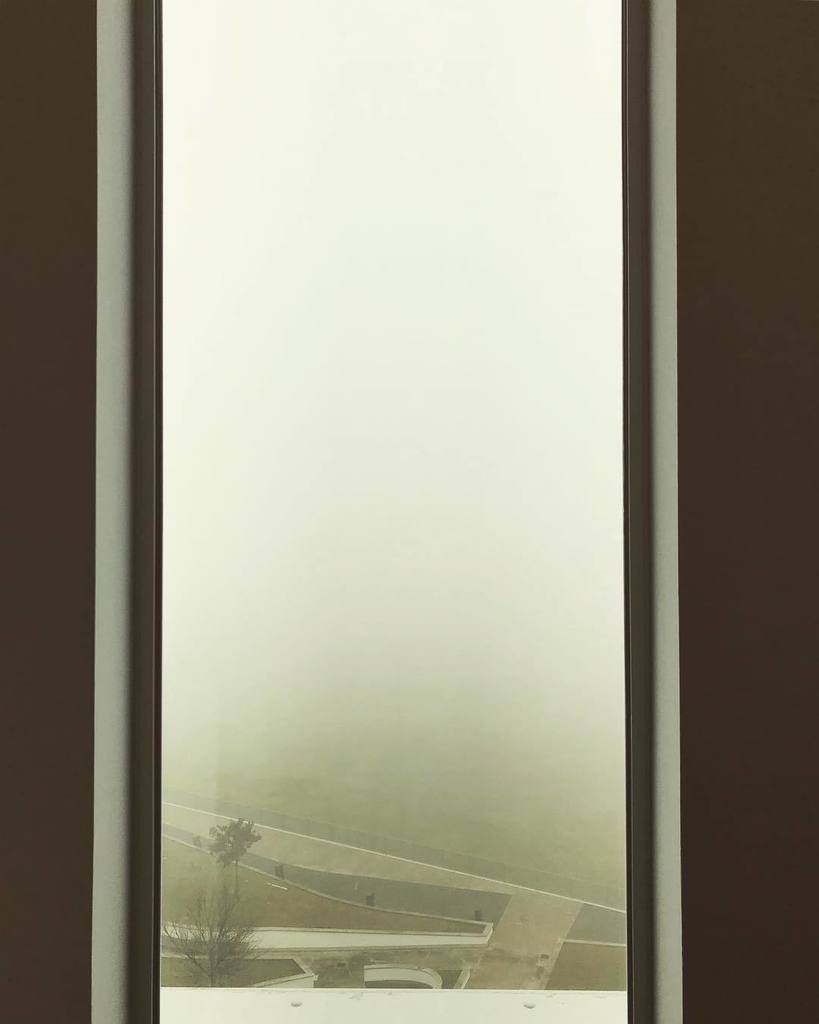 cosavederea's tweet photo. Milano è anche questo #fog #nebbia #milano #milan #lombardia https://t.co/uuz3kHiUlN https://t.co/2I4y3UNirP