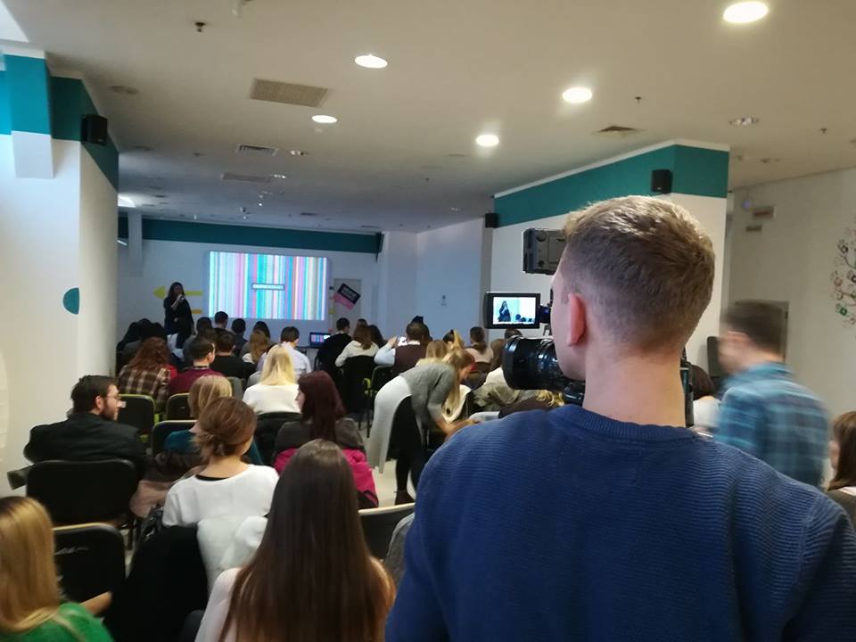 We did it! Our first CreativeMornings Cluj was a success. Thank you all you beautiful morning people! And special thanks to Cristian Gog for accepting our invitation to explore together the subject of context. 
Looking forward to our next event: 28th January
