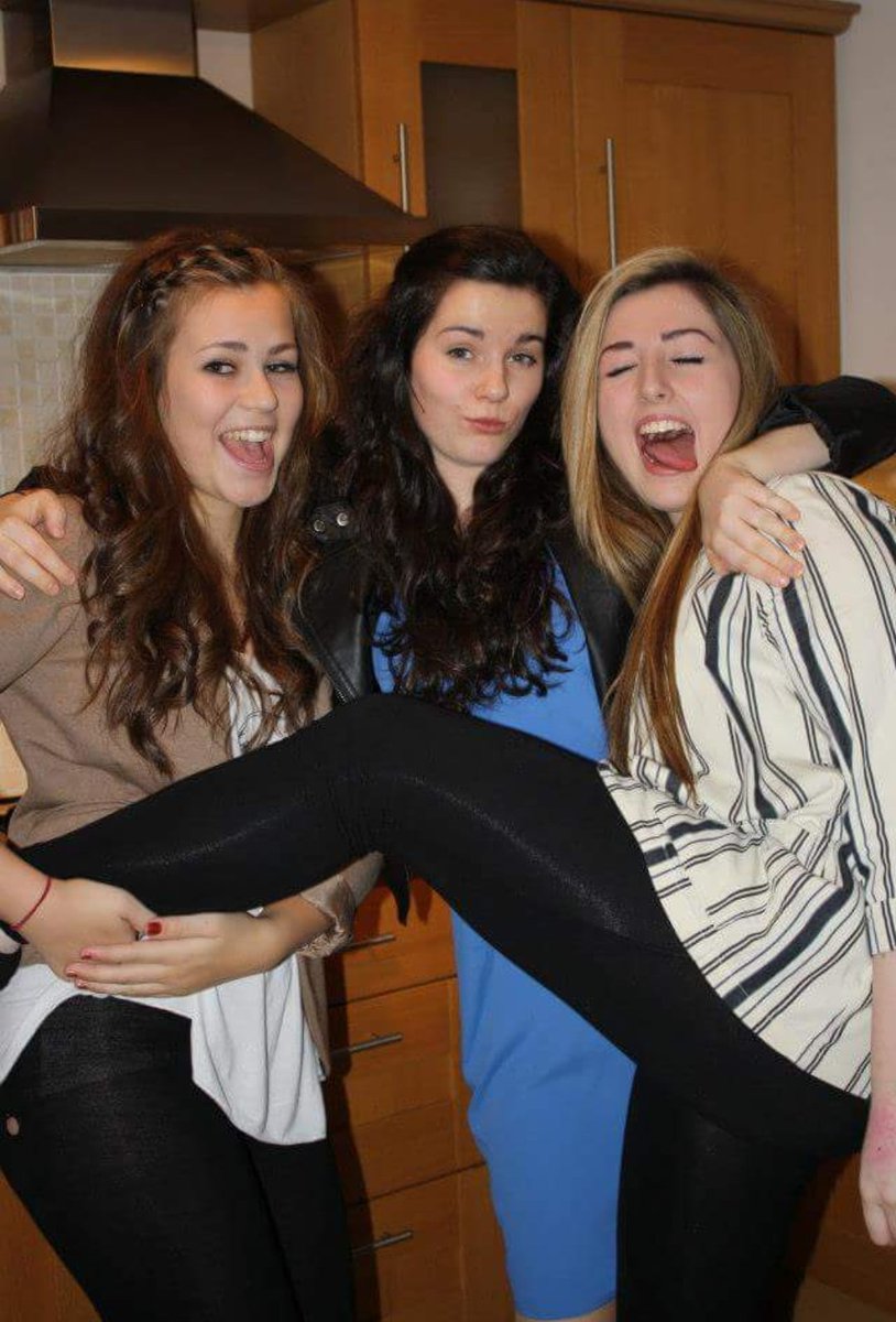 gemmac2404's tweet image. Happy 21st Peroni @indiarosey 🍊🍾🎉 love u ugly 💘 x