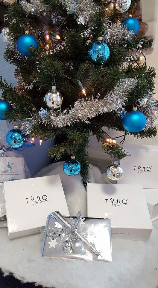 salonsusan's tweet photo. Mooi en geslaagd kado onder de boom: een kado bon van schoonheidssalon susan in hoorn. Bestel hem nu en je kerst kado is een schot in de boom.....roos:) https://t.co/w3TIdA2thm
