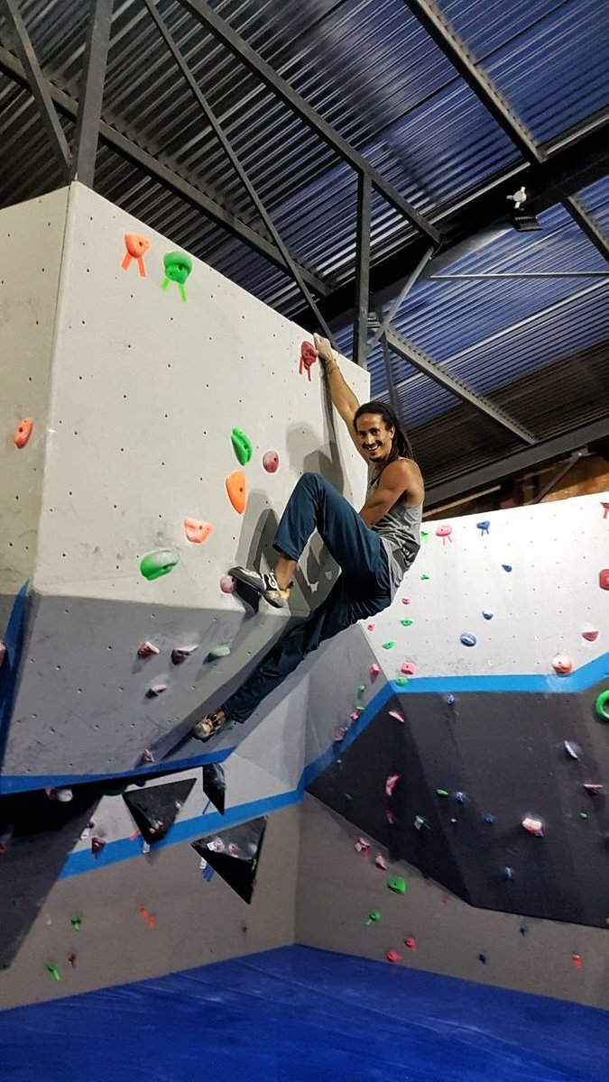 ClimbingBarn's tweet photo. It has been done!
Congratulations Falco on sending the infamous Red Skull route in our new bouldrring cave...
Enjoy that awesome @Crystal_Head Vodka! Seems we had to get you in all the way from Canada to show us how it's done... 

#ClimbingBarn https://t.co/JGlNETQUzx