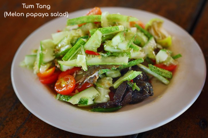 ToffeeApple23's tweet photo. [Trans] HABURGER MAGAZINE INTERVIEW 
(additional information about Thai food)

Gun like to eat spicy food such as "ส้มตำ"(Som Tum=papaya salad) with "ปลาร้า"(pickled fish),mixed with"กระถิน"Kratin(Acacia). 
Another favourite menu is "ตำแตง"(Melon Som Tum)

#ออฟกัน #OffGun #เบบี๋ https://t.co/PO58SC7yqU