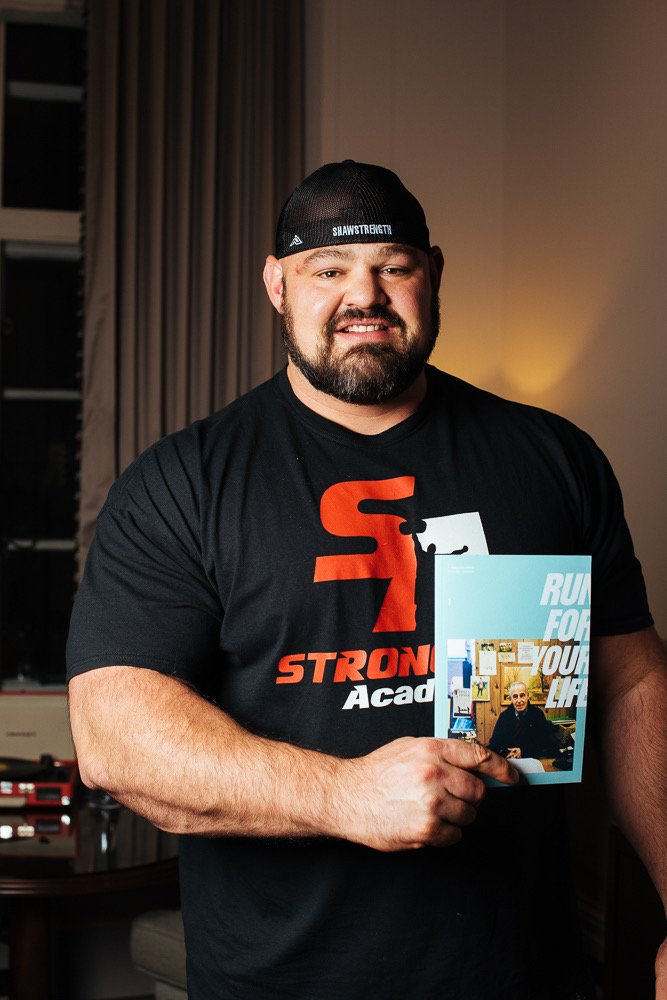 Also, here's <a href="/shawstrength/">Brian Shaw</a> (4 x World’s Strongest Man) with his copy of #RFYLmag 🏋🏻‍♂️