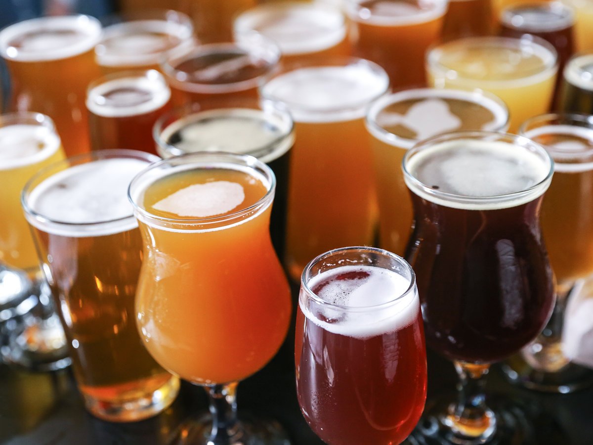 foodandwine's tweet photo. Topping 6,000 breweries is America’s biggest craft brewing milestone for 2017 https://t.co/75GuSCpJjx https://t.co/9hWqCQntoW
