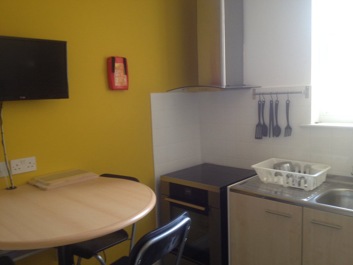 Heathcrest101's tweet photo. @WeRoomies 
NEW CROSS-SE14 6TY
Available 22 December 2017
BEAUTIFUL DOUBLE ROOM IN THIS NEWLY REFURBISHED HOUSE!!
Rent: £650 per month https://t.co/vjKv7a8gA3